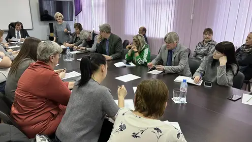 Более 6800 встреч с активистами Свердловского района прошло в 2023 году