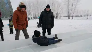 Мэр Красноярска проверил ледовые горки