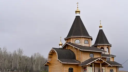 Мэр Красноярска посетил новый храм в Черемушках в Пасху