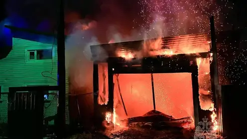 В Лесосибирске огнеборцы ликвидировали пожар в частном доме