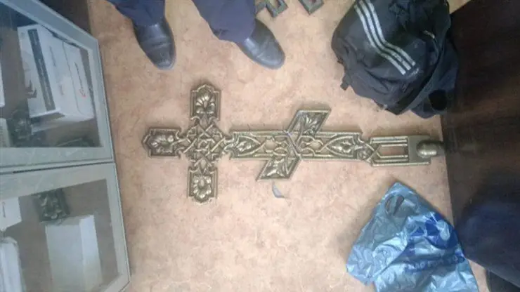 Томичу грозит 5 лет колонии за кражу крестов с кладбища
