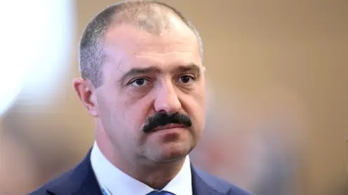 Сын президента Беларуси не сможет прилететь в Якутию