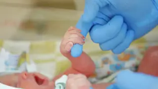 В Красноярском крае новорождённых начали проверять на наличие 36 заболеваний