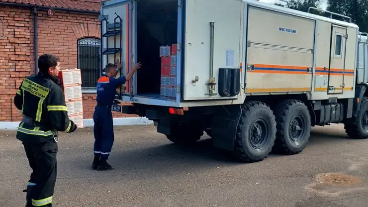 Хабаровские спасатели отправили КАМАЗ со спецоборудованием для борьбы с паводком в Приморье