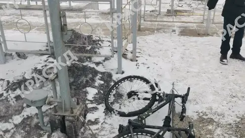 Электричка сбила велосипедиста в Красноярске